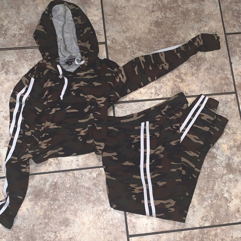 Two piece camouflage set